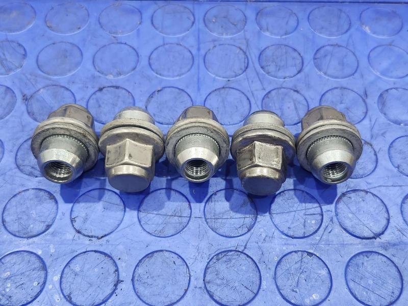 2018 Nissan Maxima Lug Nuts