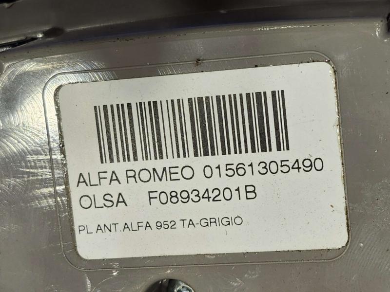 2018 Alfa Romeo Giulia Front Console