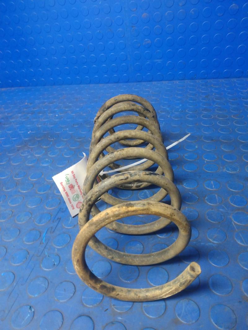 1993 - 1998 Jeep Grand Cherokee Rear Coil Spring OEM 52088364
