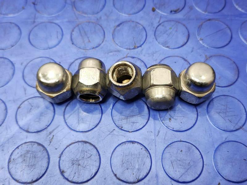 2015 Nissan Leaf Lug Nuts