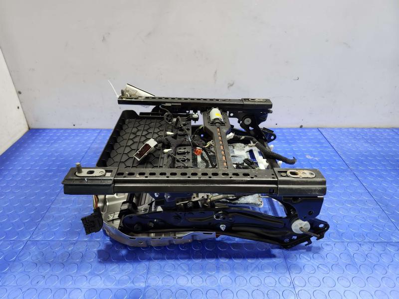 2020 Land Rover Discovery Sport Seat Track