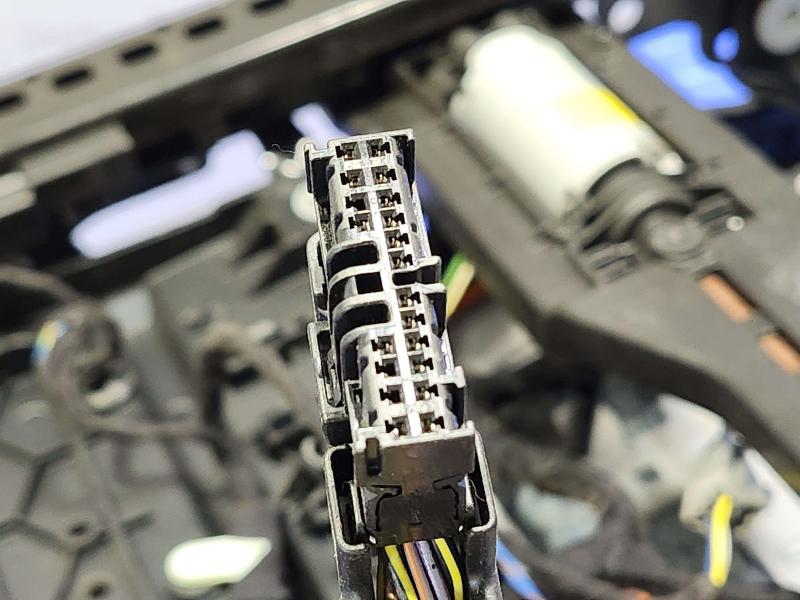 2020 Land Rover Discovery Sport Seat Track