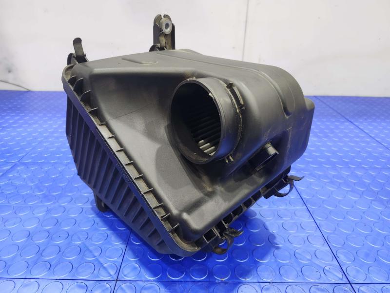 2011 Kia Sorento Air Cleaner