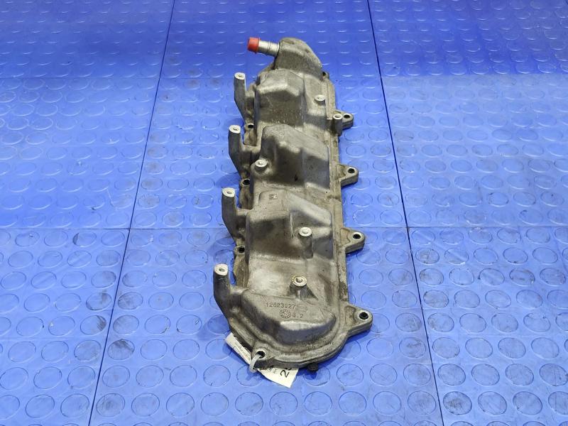 2015 GMC Yukon XL Valve Cover