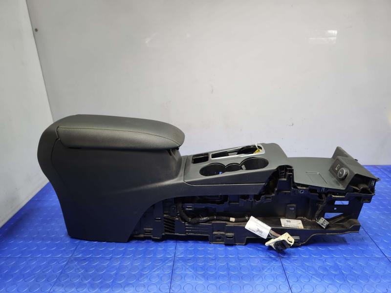 2020 Ford Escape Front Console