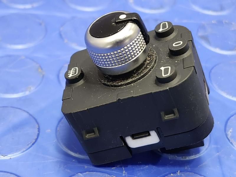 2018 Audi A4 Door Switch Front