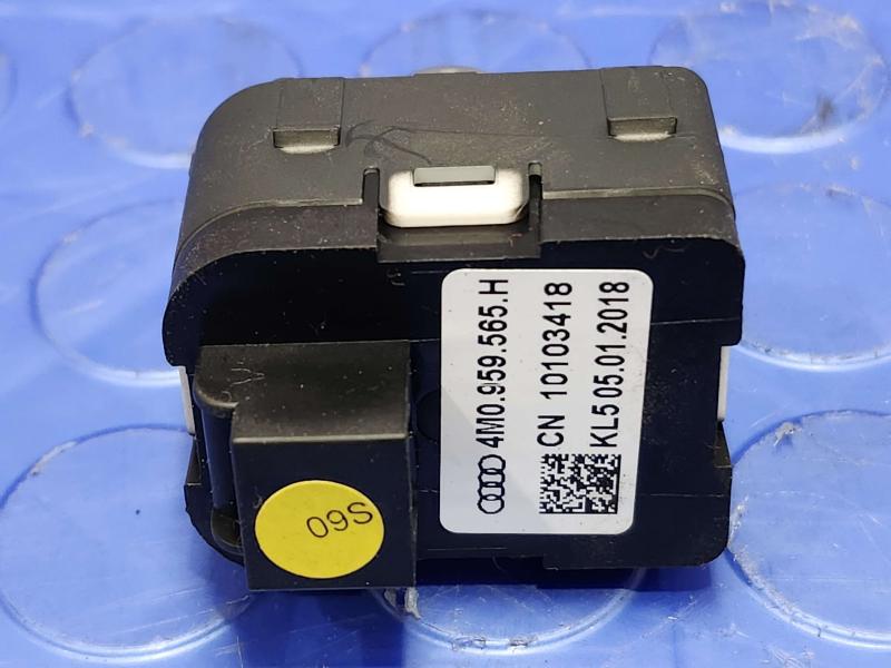 2018 Audi A4 Door Switch Front