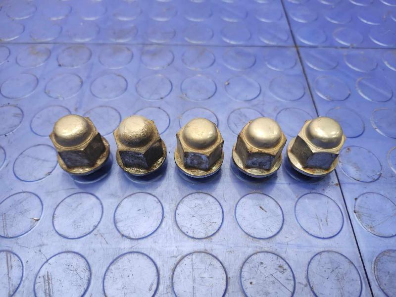 2011 Hyundai Sonata Lug Nuts