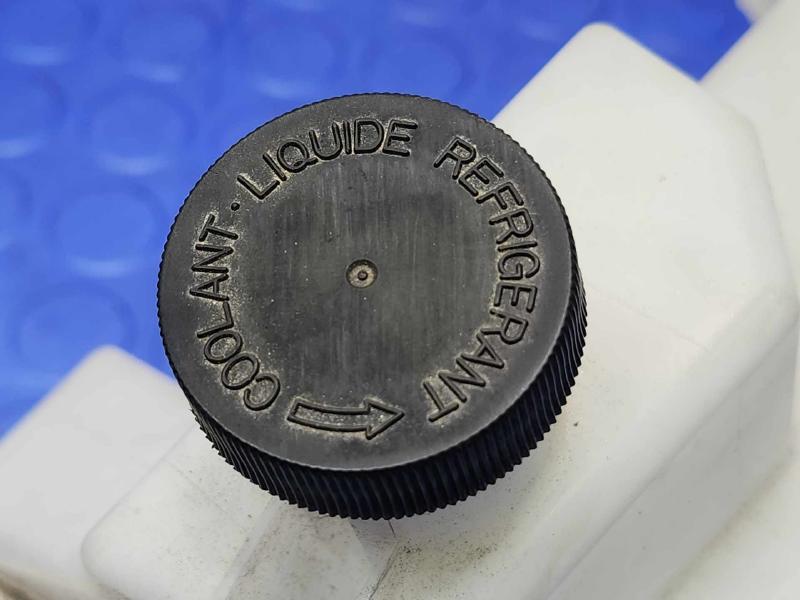 2016 Nissan Rogue Coolant Recovery Bottle