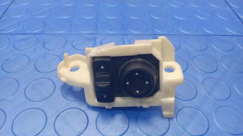 2015 Nissan Rogue Door Switch Front