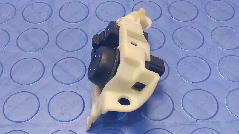 2015 Nissan Rogue Door Switch Front
