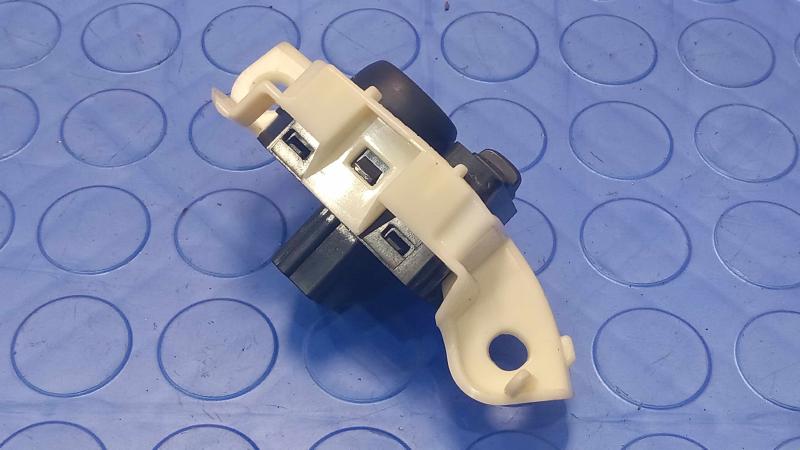 2015 Nissan Rogue Door Switch Front