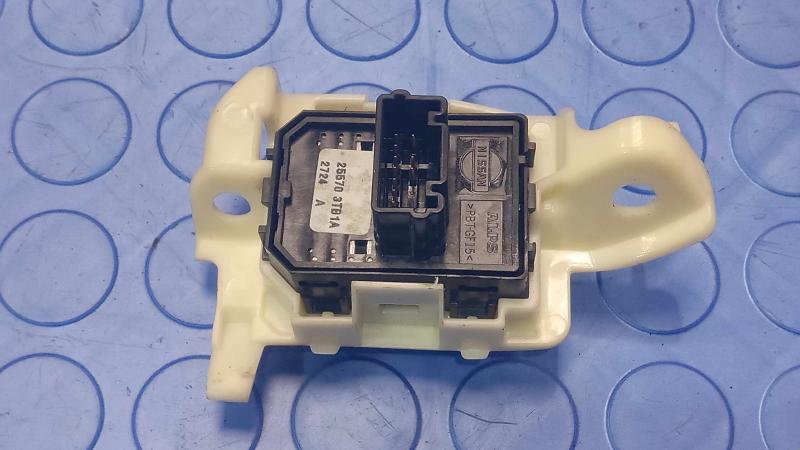 2015 Nissan Rogue Door Switch Front