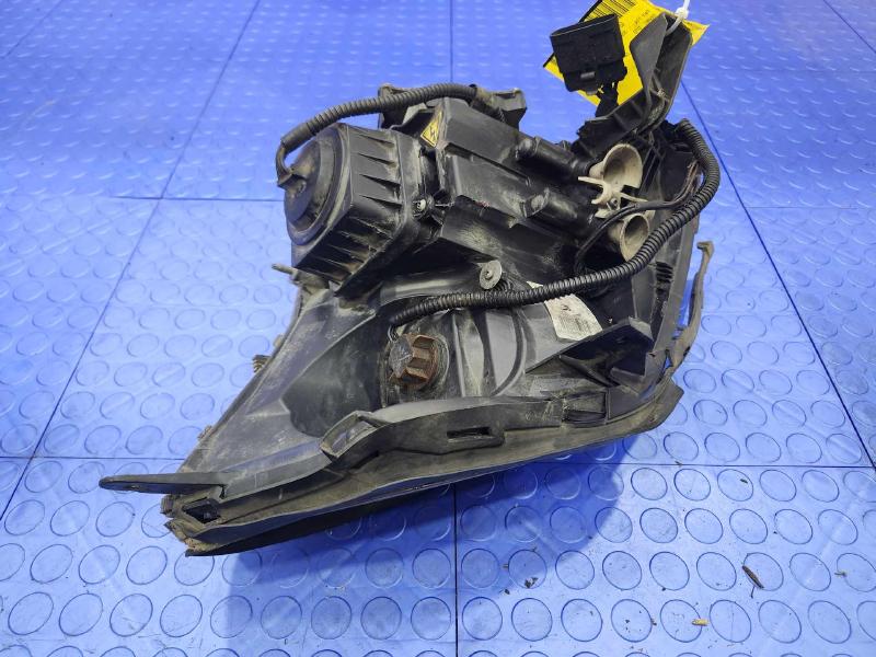 2008 Cadillac DTS Headlamp Assembly