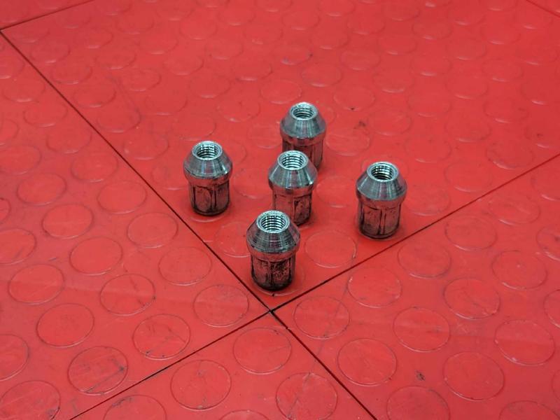 2014 Ford Fusion Lug Nuts