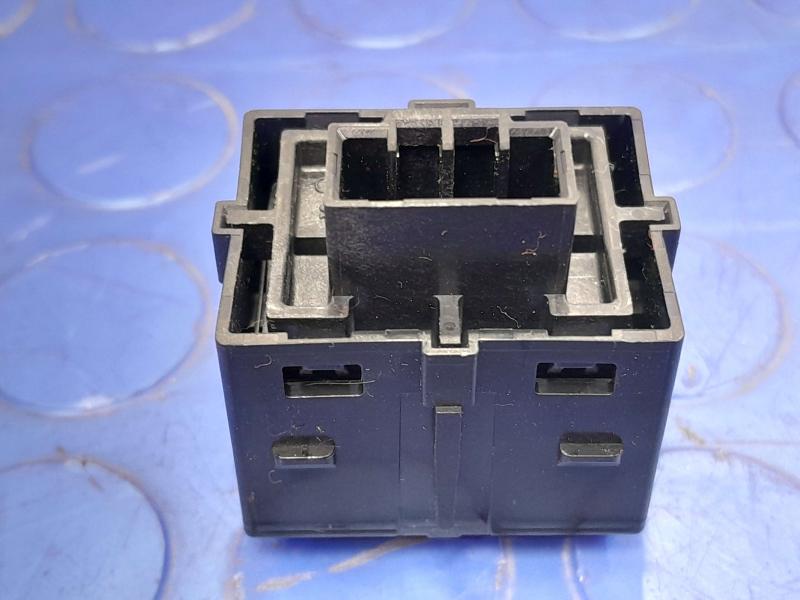 2017-2019 Jaguar XE Driver Door Lock Control Switch Genuine OEM T2H4025