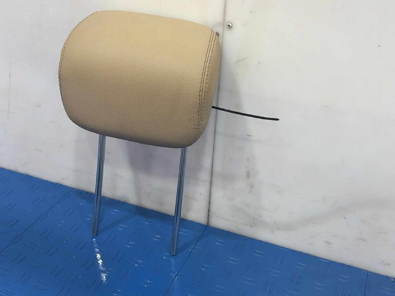 2010 Mercedes ML-Class Headrest