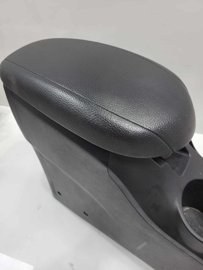 2013 Hyundai Veloster Front Console