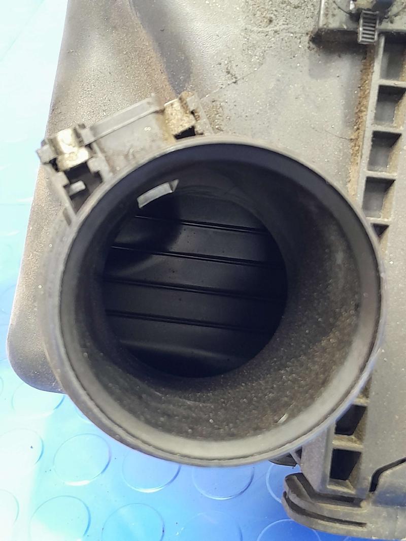 2014-2019 Nissan Versa 1.6L Engine Air Cleaner Box Assembly OEM 165009KA0A