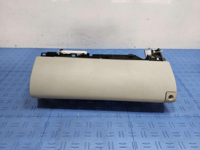2013 Toyota Camry Glove Box