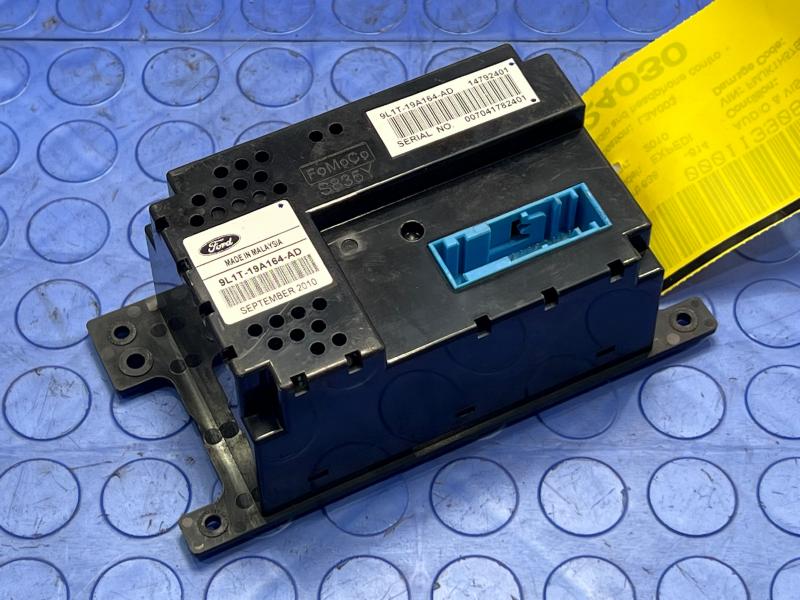 2007-2010 Ford Expedition Rear Radio and Headphone Control Switch Panel OEM 9L1T19A164AD