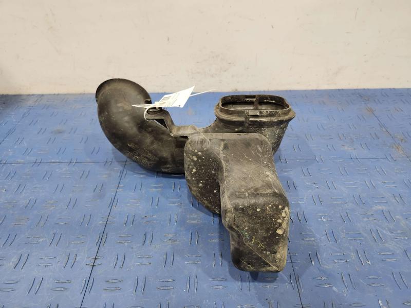 2015 Chrysler 200 Air Intake Tube/Resonator