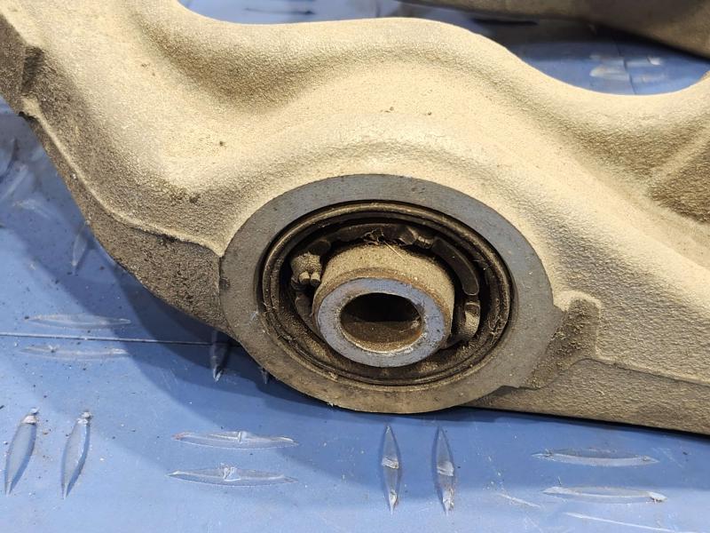 2010 Mercedes ML-Class Lower Control Arm Rr