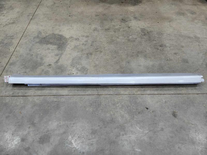 2009 Volkswagen Routan Rocker Moulding