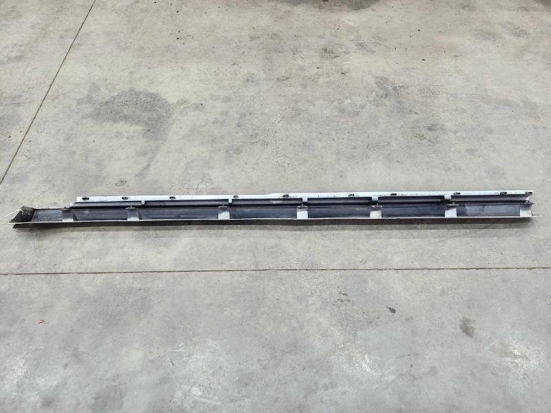 2009 Volkswagen Routan Rocker Moulding