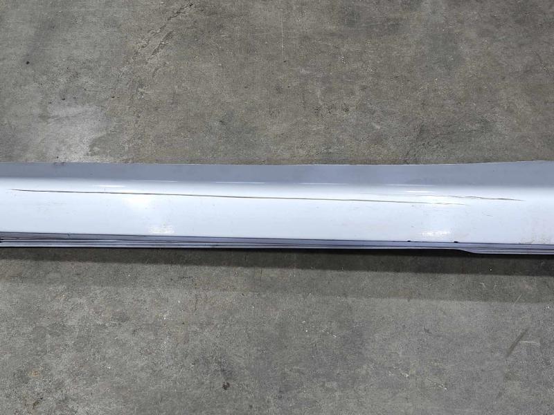 2009 Volkswagen Routan Rocker Moulding