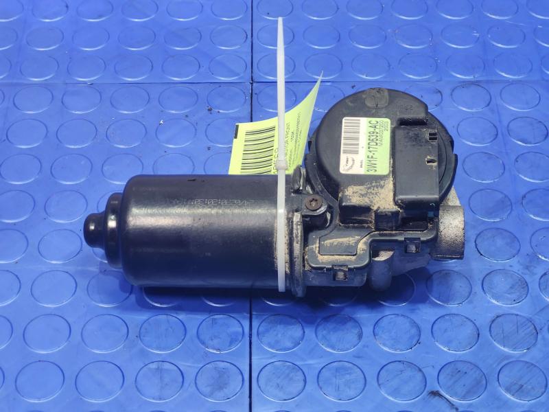 2003 Lincoln Town Car Wiper Motor Front
