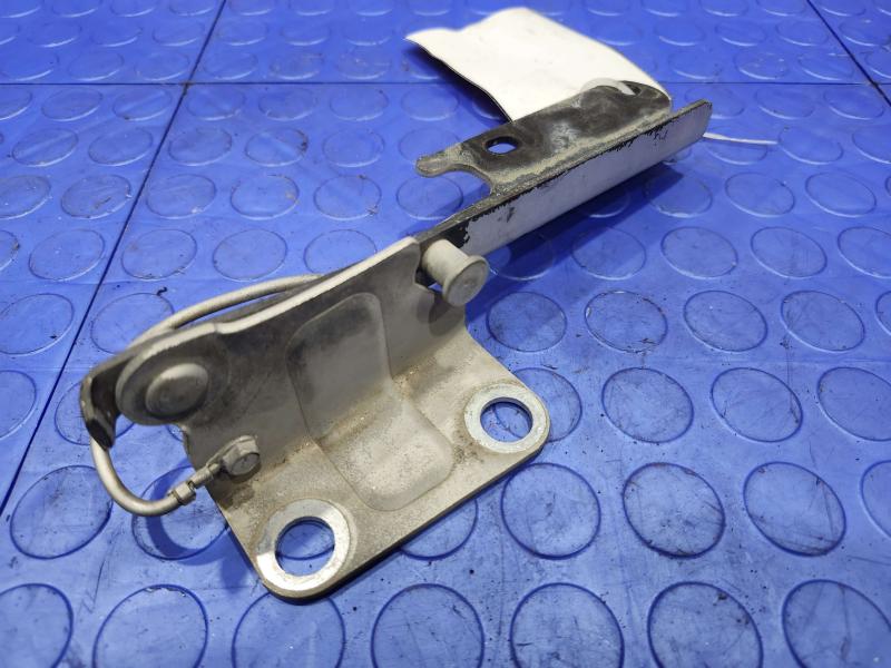 2006 Ford Mustang Hood Hinge