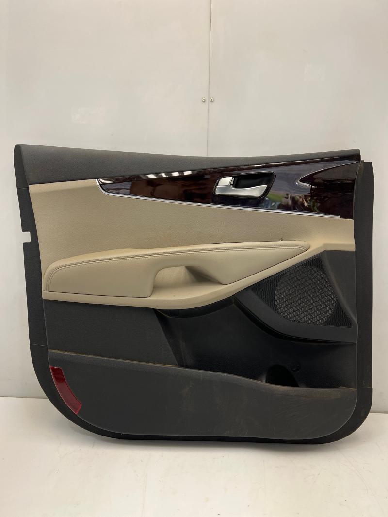 2017 Kia Sorento Front Door Trim Panel