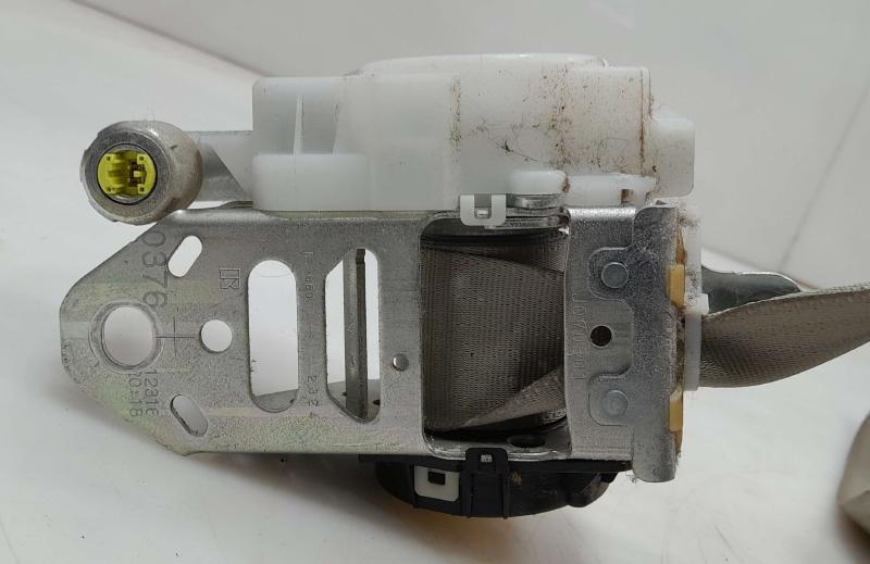 2012 Toyota Prius Front Seat Belt