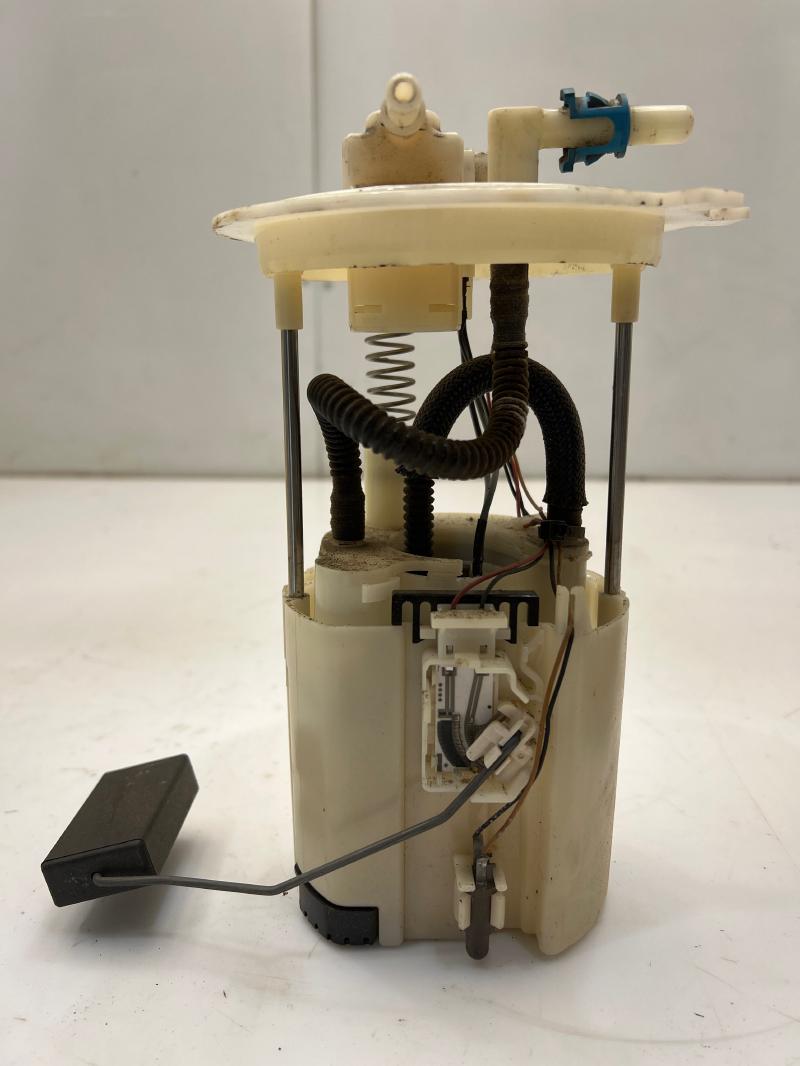 2007 - 2012 Nissan Altima Fuel Pump Assembly OEM 17040ZX01B