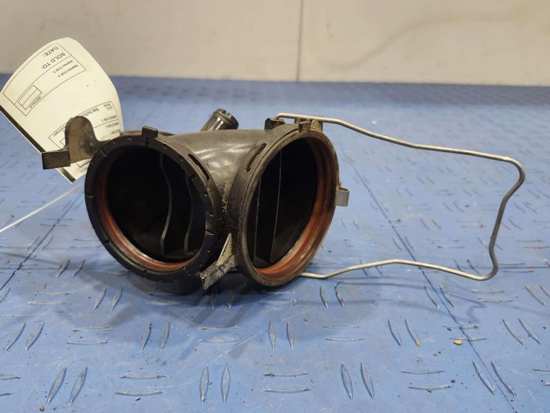2010 Mercedes ML-Class Air Intake Tube/Resonator