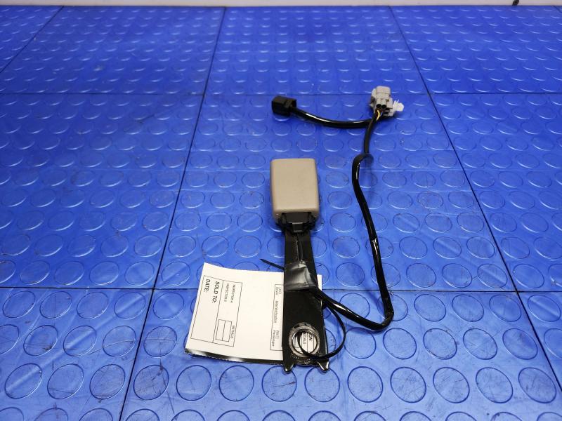 2002 Toyota Camry Front Seat Belt