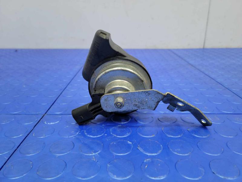 2009-2017 Volkswagen Tiguan Low Note Horn Assembly Genuine OEM 5N0951221B