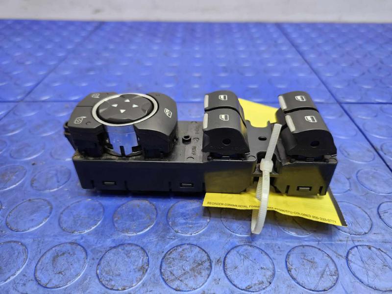 2014 Ford Fusion Door Switch Front