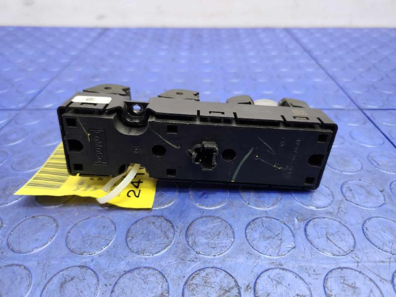 2014 Ford Fusion Door Switch Front