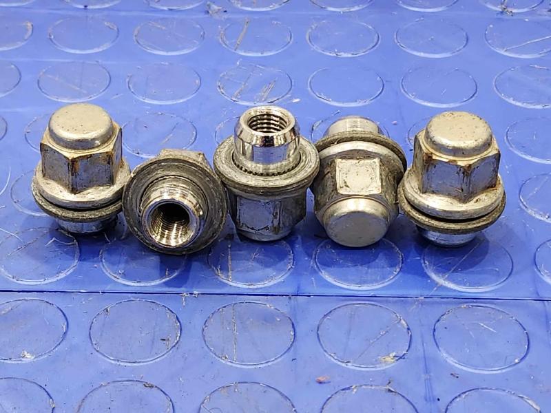 2013 Toyota Prius Lug Nuts