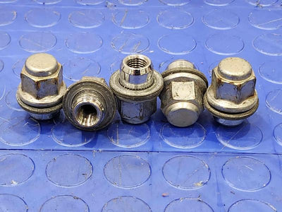 2013 Toyota Prius Lug Nuts