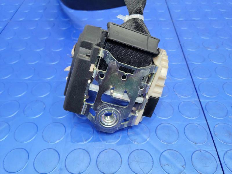 2010 Land Rover Range Rov Front Seat Belt