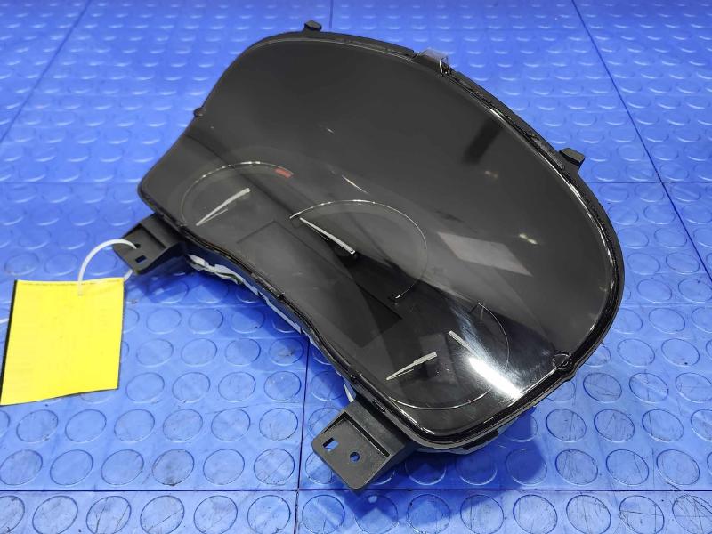 2018-2019 Cadillac XT5 Instrument Cluster Speedometer 5.7" Screen OEM 84586106