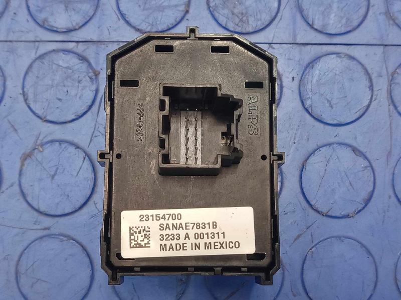 2014 Chevrolet Silverado 1500 Door Switch Front