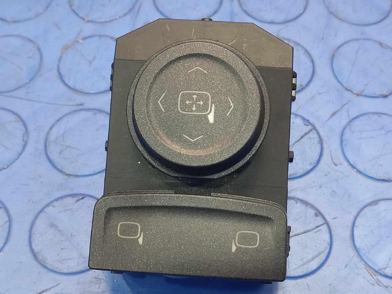 2014 Chevrolet Silverado 1500 Door Switch Front