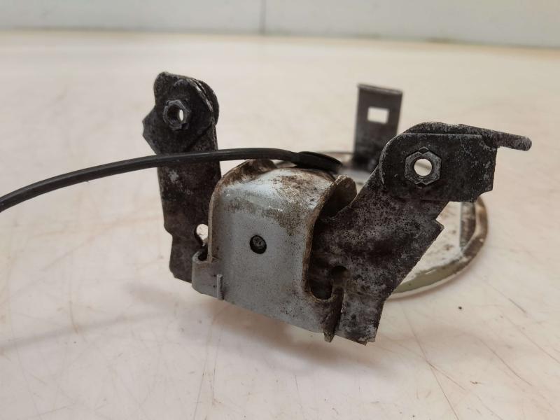 1999 Buick Park Avenue Fuel Tank Door