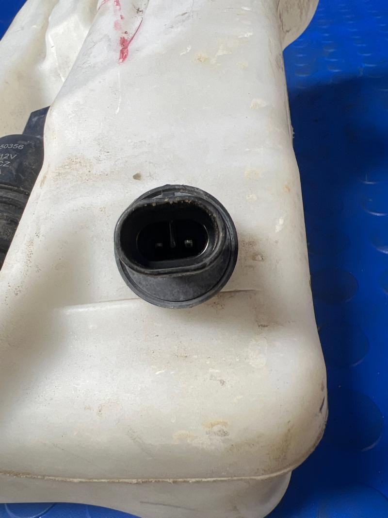2012 Buick LaCrosse Washer Bottle