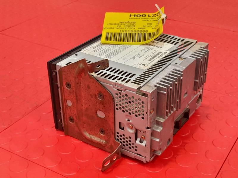 2005 - 2007 Nissan Pathfinder Radio Receiver AM FM Single CD OEM 28185EA021