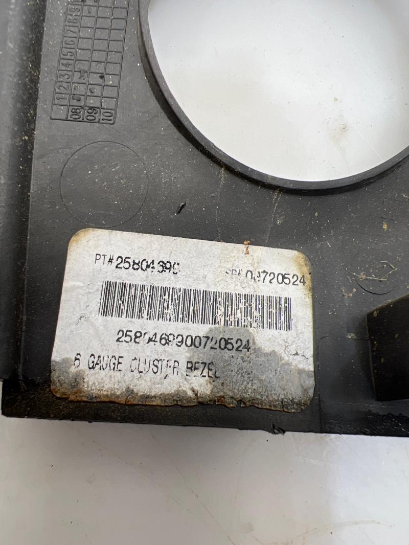 2009 Chevrolet Tahoe Instrument Cluster Bezel